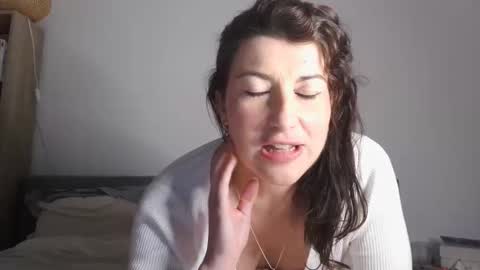 jolie_cam online show from April 9, 12:22 pm