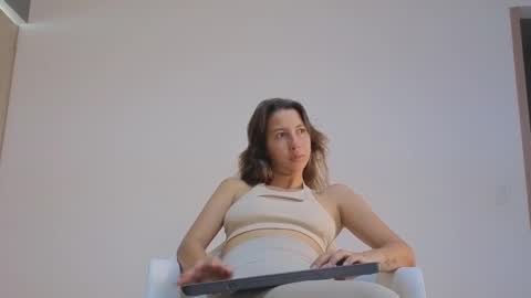 Snapshot of jolie_lov chatting on September 16, 3:04 pm jolie_lov online show from September 16, 3:04 pm