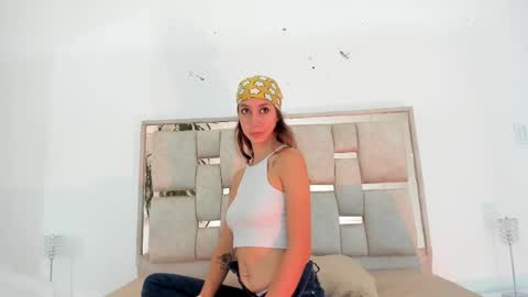 Snapshot of jolie_lov chatting on March 3, 1:12 pm jolie_lov online show from March 3, 1:12 pm