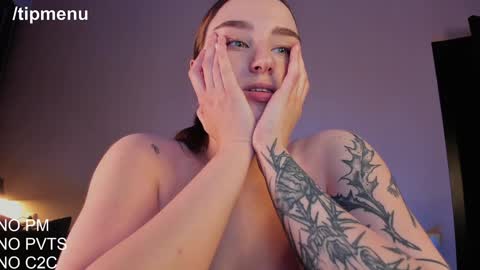 Snapshot of joliejoy chatting on December 28, 4:52 pm Jolie My snapchat got deleted. If you were subscribed dm me my former username or scroll down and click on snapchat media online show from December 28, 4:52 pm