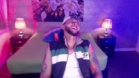 Jonas  online show from November 25, 7:45 pm