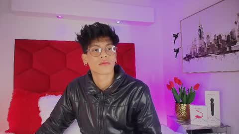 Snapshot of jonas_hiill chatting on September 15, 2:29 pm Jonas  online show from September 15, 2:29 pm