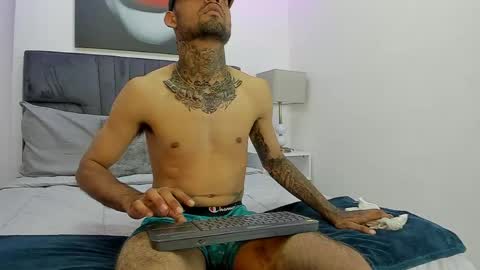 Jonathan Oneall online show from April 26, 3:48 am