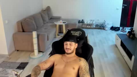 jonnyporn1 online show from January 7, 6:46 pm