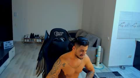 jonnyporn1 online show from November 14, 4:58 am