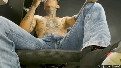 Snapshot of jordan33blake chatting on January 10, 11:11 am jordan33blake online show from January 10, 11:11 am