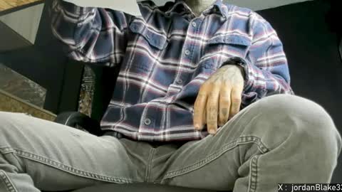 Snapshot of jordan33blake chatting on January 5, 12:10 pm jordan33blake online show from January 5, 12:10 pm