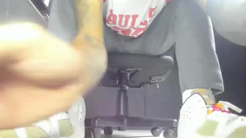 Snapshot of jordan33blake chatting on February 22, 12:29 pm jordan33blake online show from February 22, 12:29 pm