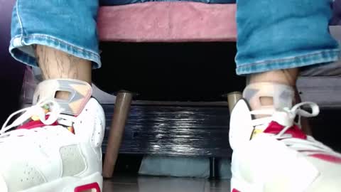 Snapshot of jordan33blake chatting on January 24, 10:41 pm jordan33blake online show from January 24, 10:41 pm