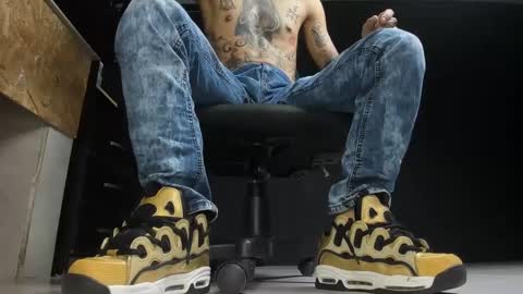 Snapshot of jordan33blake chatting on January 31, 1:23 pm jordan33blake online show from January 31, 1:23 pm