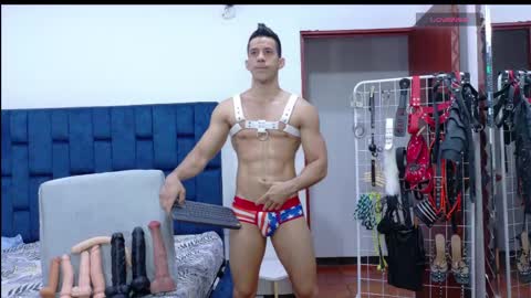 jose_rumbero91 online show from May 2, 2:39 am