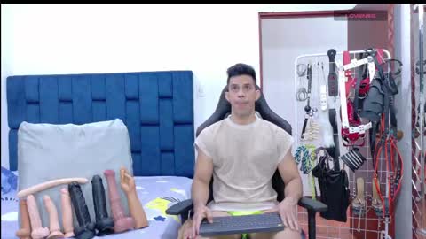 jose_rumbero91 online show from May 6, 11:49 am