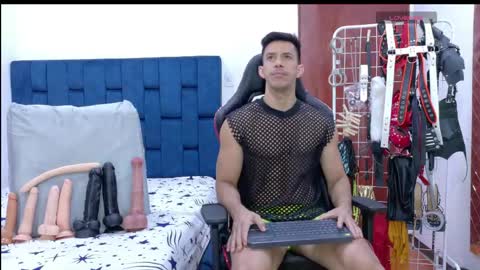 jose_rumbero91 online show from May 28, 12:03 pm