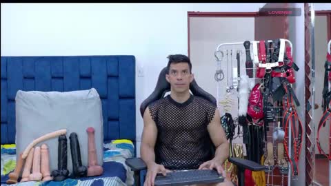 jose_rumbero91 online show from May 20, 11:49 am