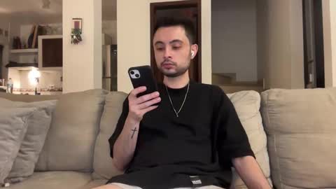 Snapshot of josezaens_ chatting on September 21, 9:57 am josezaens_ online show from September 21, 9:57 am