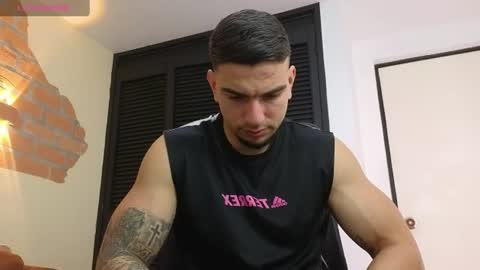 josh_miller01 online show from July 7, 12:42 pm