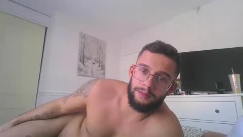 josh_xo online show from July 3, 12:43 pm