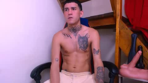 josue_linares online show from April 22, 6:20 am