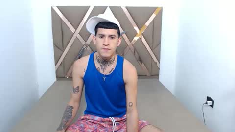 josue_linares online show from February 15, 4:04 am