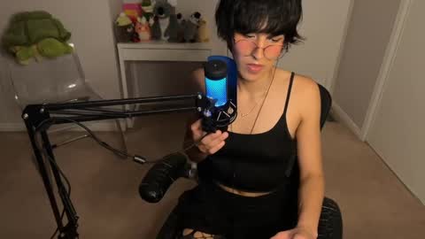 Jackie Joy online show from December 5, 11:45 pm