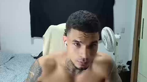 juan_gomez_1 online show from October 19, 12:15 am