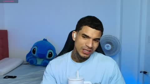 juan_gomez_1 online show from May 5, 12:17 am