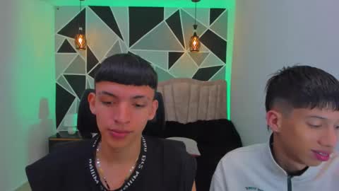 JuanSteven online show from November 9, 12:30 pm