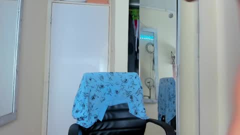 Juan Esteban online show from March 11, 2:07 pm