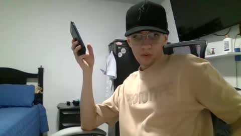 juanboytw online show from February 6, 1:27 am