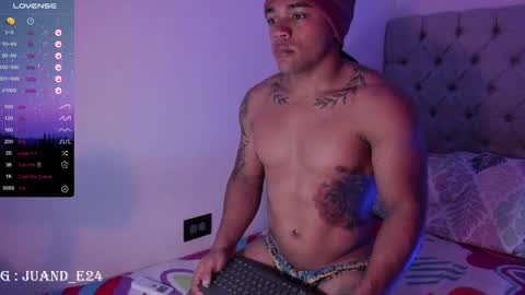 Snapshot of juande_24 chatting on December 16, 8:20 am independent model online show from December 16, 8:20 am