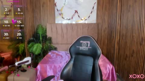 JUANITA online show from April 9, 11:38 am