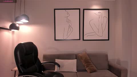 Juanita Clay online show from November 18, 11:57 am