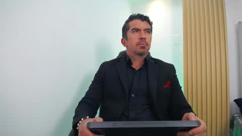 Juan k online show from May 5, 1:28 pm