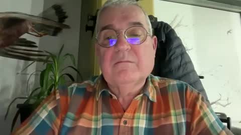 Juan online show from November 30, 7:10 pm