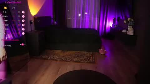 Juelz  online show from August 5, 9:01 pm