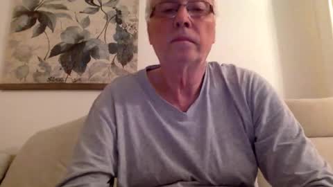 juergener342205 online show from April 28, 2:27 am