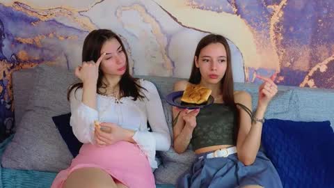 Snapshot of juicy_jaice chatting on October 10, 8:42 am leyla online show from October 10, 8:42 am
