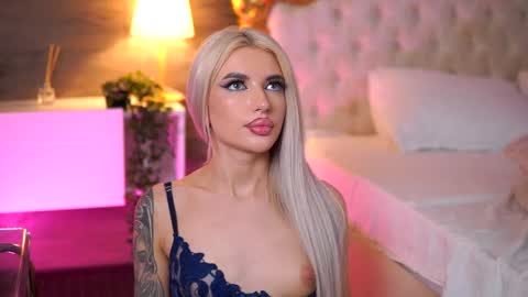Snapshot of juicy_jessye chatting on March 5, 3:08 am Jessye online show from March 5, 3:08 am