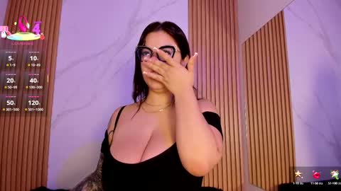 Snapshot of juicy_led_ chatting on September 10, 11:00 am Juicy online show from September 10, 11:00 am