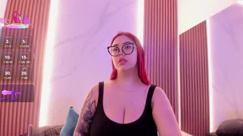 Snapshot of juicy_led_ chatting on February 19, 11:17 am Juicy online show from February 19, 11:17 am