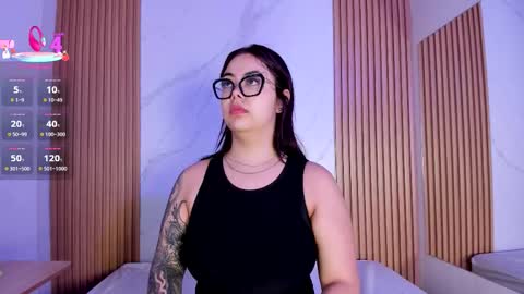 Snapshot of juicy_led_ chatting on September 15, 11:01 am Juicy online show from September 15, 11:01 am