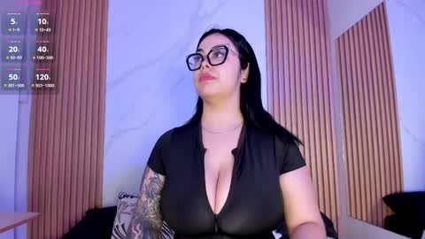Snapshot of juicy_led_ chatting on October 21, 11:15 am Juicy online show from October 21, 11:15 am