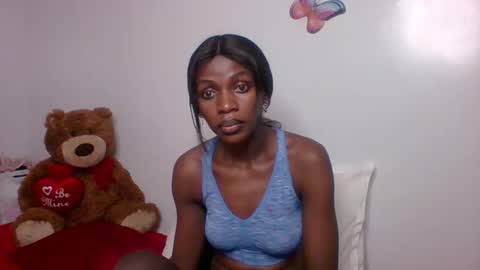 juicy_lil_cutie online show from April 24, 12:34 am