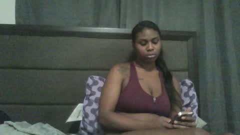 Snapshot of juicyexotic chatting on October 24, 12:17 pm JuicyExotic online show from October 24, 12:17 pm