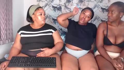 juicyjasminx online show from June 16, 11:09 pm
