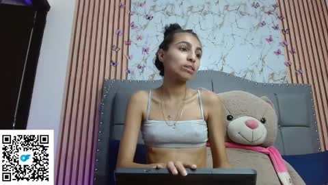 juleslombana online show from May 30, 1:42 pm