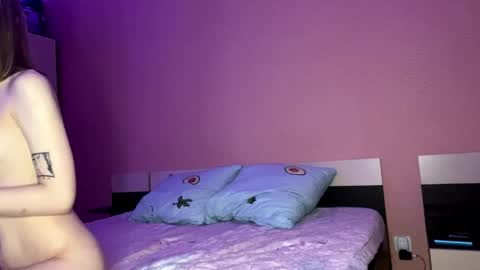 julia_charm online show from April 3, 4:25 pm