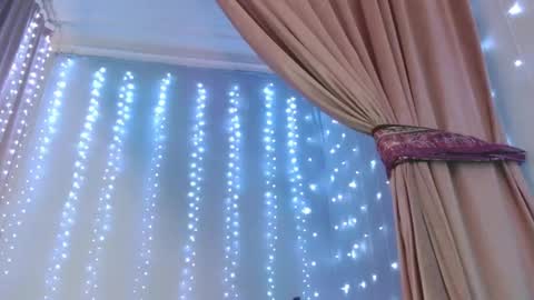 Julia online show from March 5, 2:26 pm