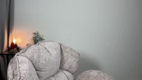 Snapshot of julia_rle chatting on December 23, 6:15 pm Julia R Le online show from December 23, 6:15 pm