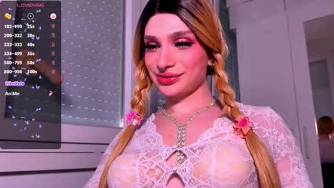 Julia online show from March 26, 4:23 pm